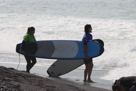 Surf lessons for beginners in Lima